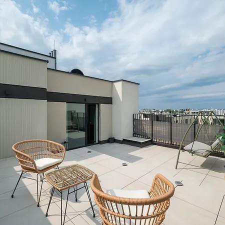 Lopuszanska Modern With Balcony Апартаменти *